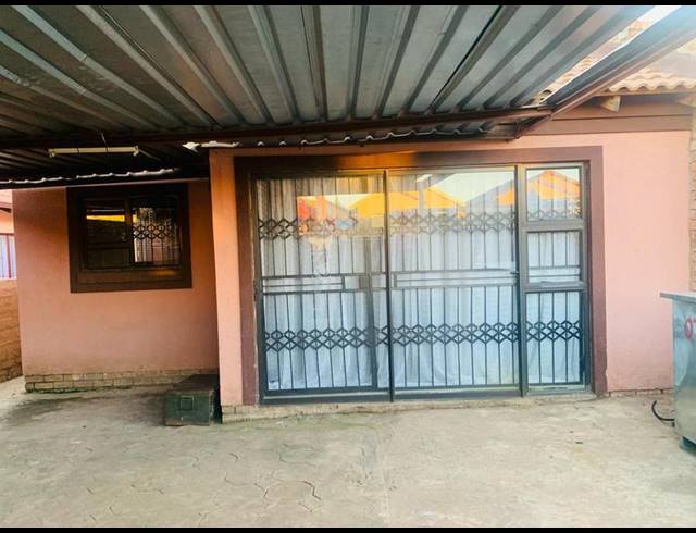3 BEDROOM HOUSE FOR SALE IN SOSHANGUVE VV